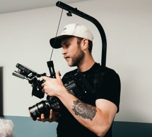 pexels-kyle-loftus-12118422